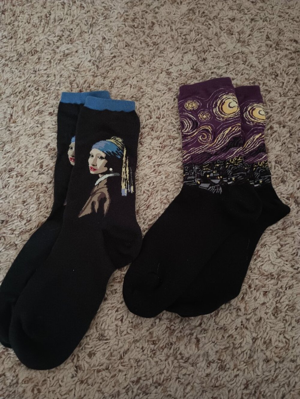 NEW lot of 2 pair art socks - Starry Night, Girl with a Pearl Earring